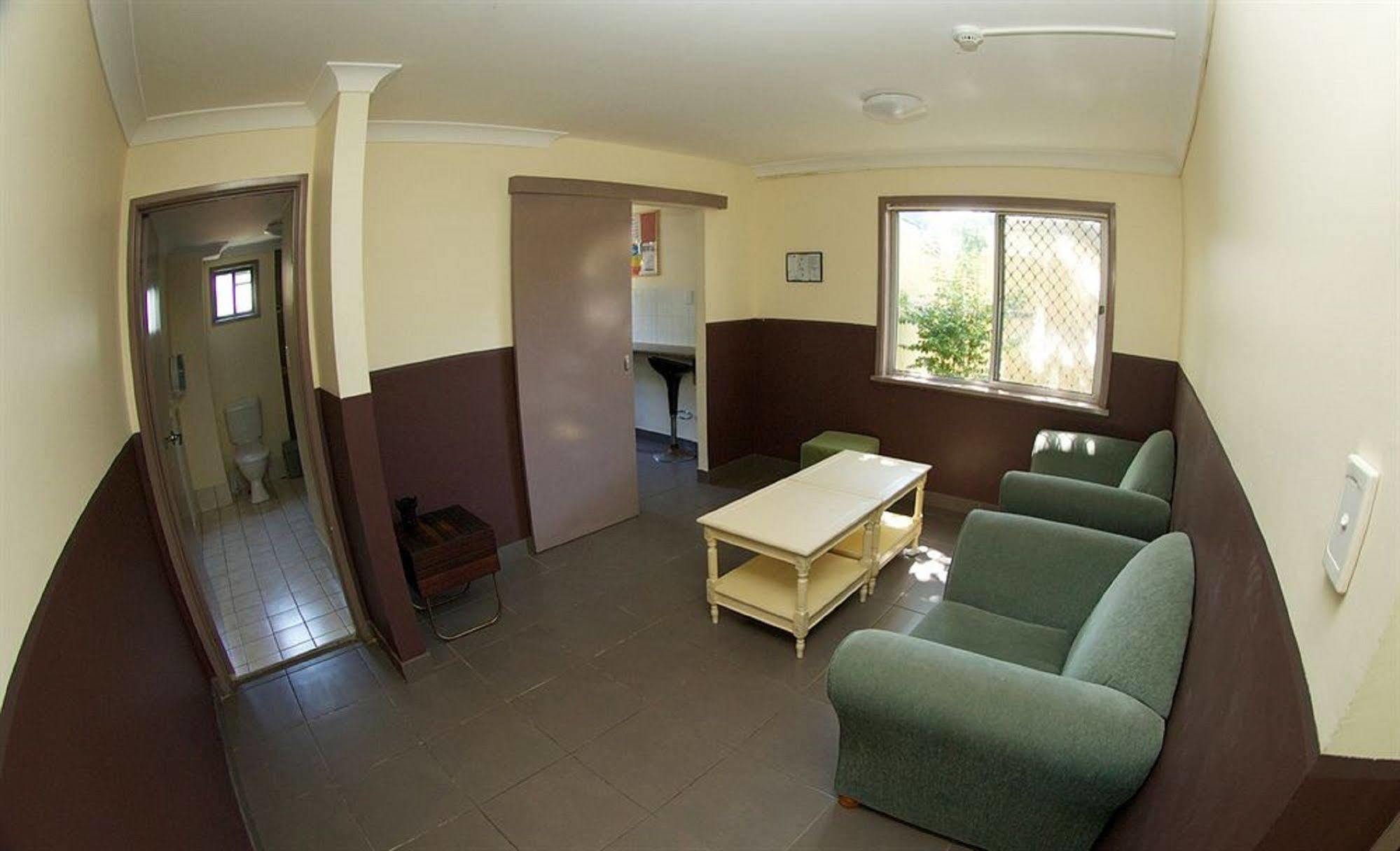 Sleeping Inn Backpackers Resort Gold Coast Extérieur photo